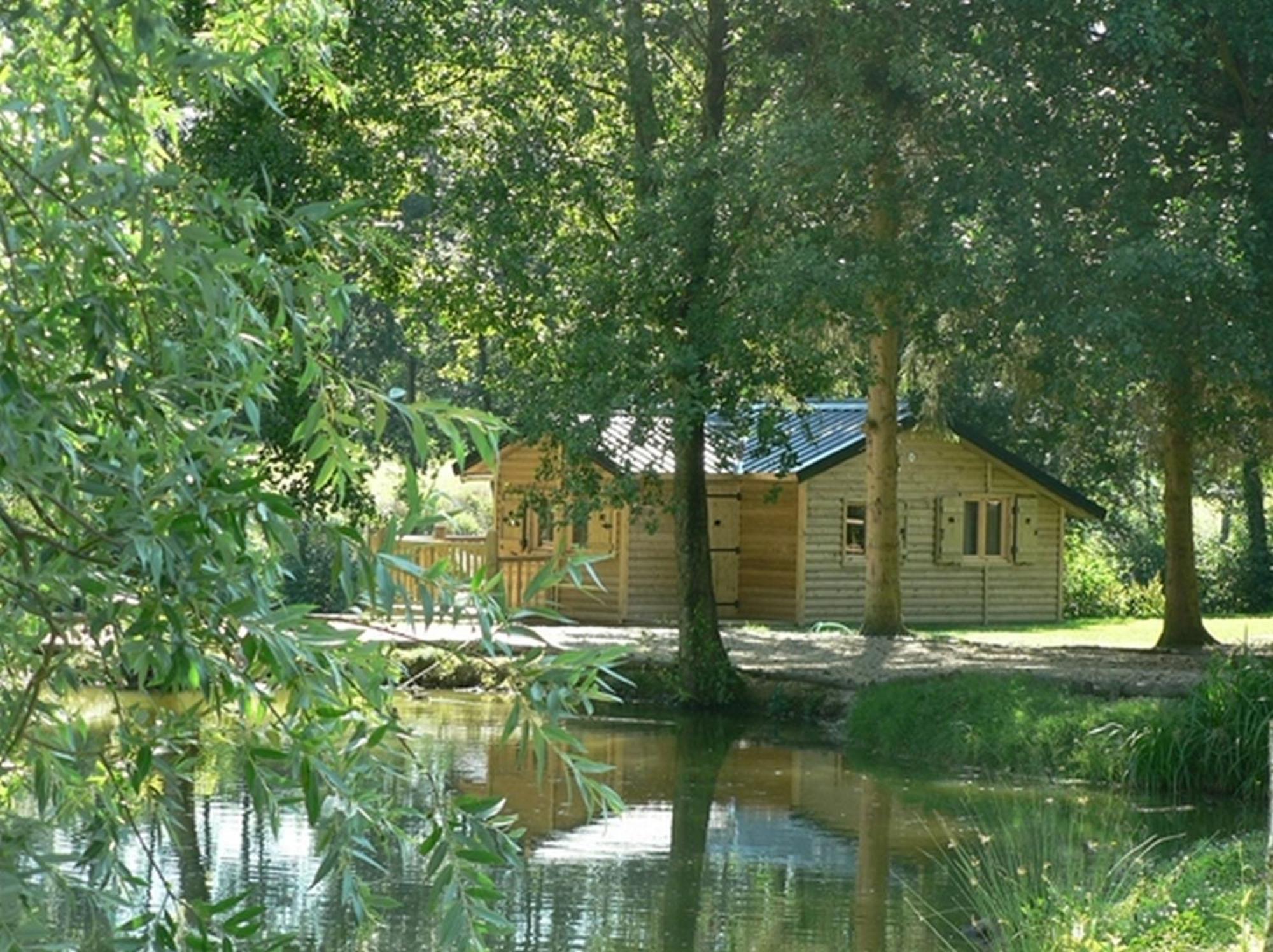 Etangs Du Moulin 호텔 Suzy 외부 사진